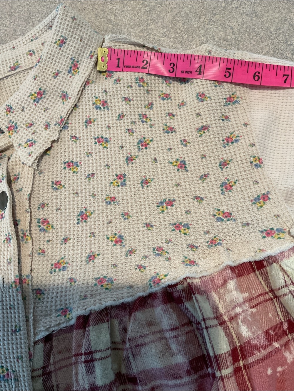 POL Mixed-Print Button Front Shirt in Cream and Rose - Picture 8 of 10